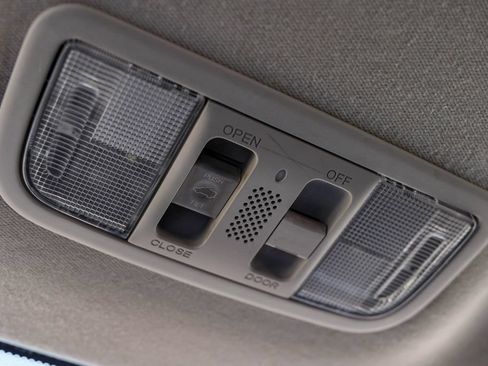 Used 2018 Honda HR-V EX image 24