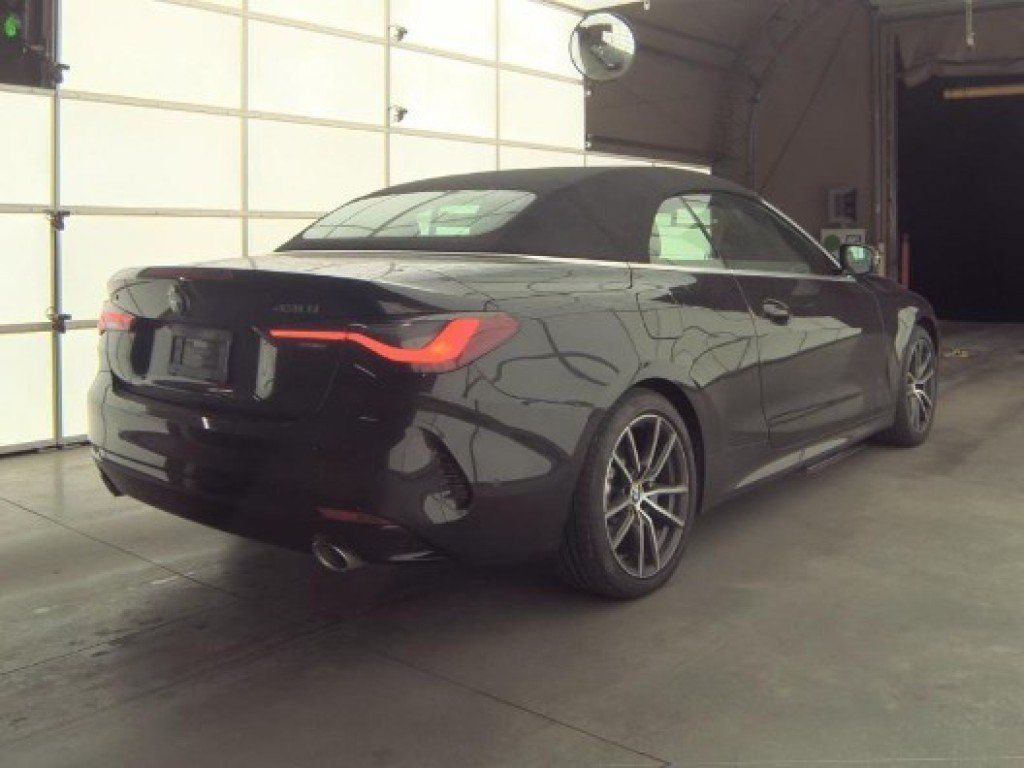 Used 2025 BMW 430i Convertible RWD image 3