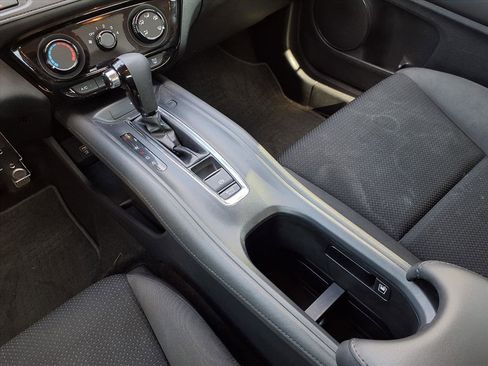 Used 2019 Honda HR-V LX image 16