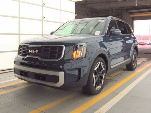 Used 2025 Kia Telluride S image 6