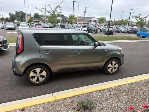 Used 2014 Kia Soul FWD image 11