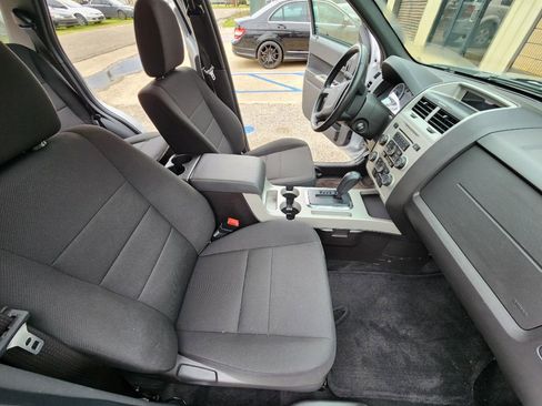 Used 2010 Ford Escape XLT image 10