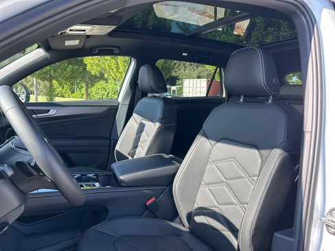 New 2026 Volkswagen Atlas Cross Sport SE FWD image 21