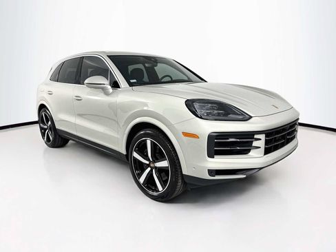 Certified 2025 Porsche Cayenne AWD/4WD image 7