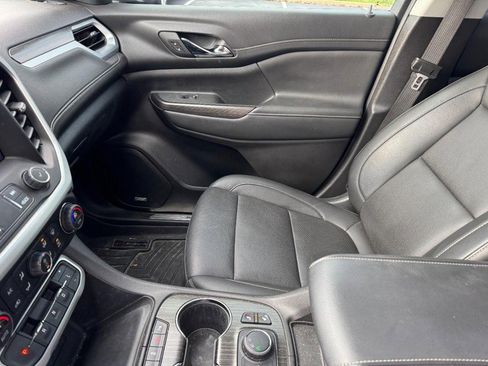 Used 2023 GMC Acadia SLT w/ Elevation Edition image 20