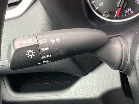 Used 2022 Toyota RAV4 XLE image 27