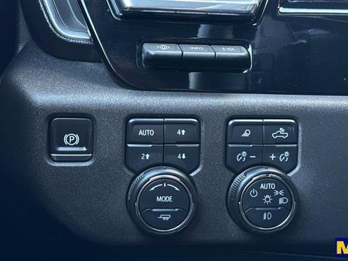 Used 2025 Chevrolet Silverado 1500 High Country w/ Technology Package image 32