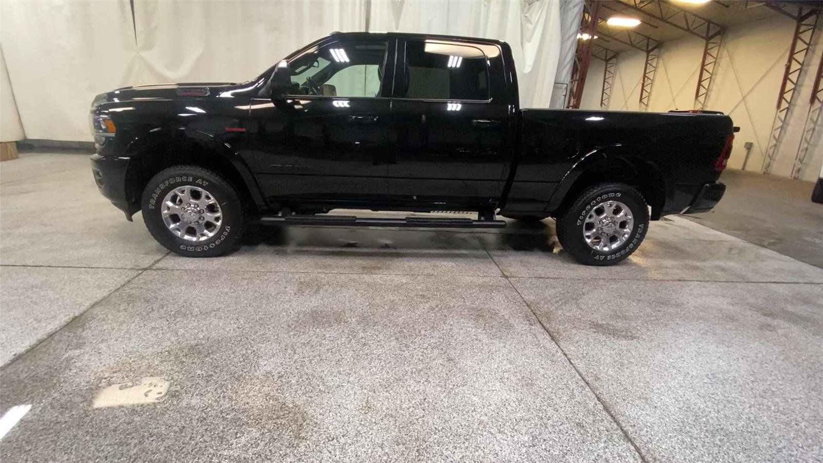 Used 2020 RAM 2500 Laramie w/ Night Edition AWD/4WD image 6