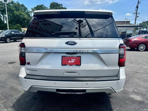 Used 2019 Ford Expedition Platinum RWD image 4