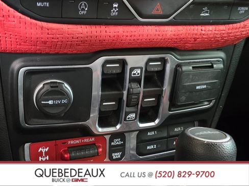 Used 2020 Jeep Gladiator Rubicon AWD/4WD image 15