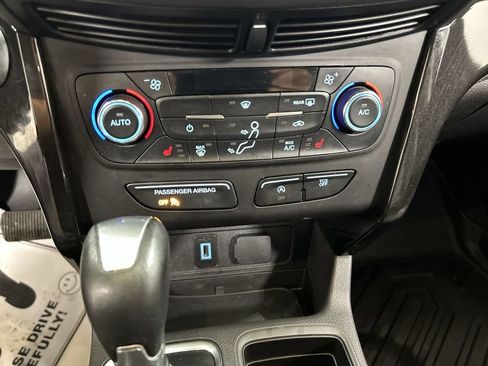 Used 2017 Ford Escape Titanium AWD/4WD image 17