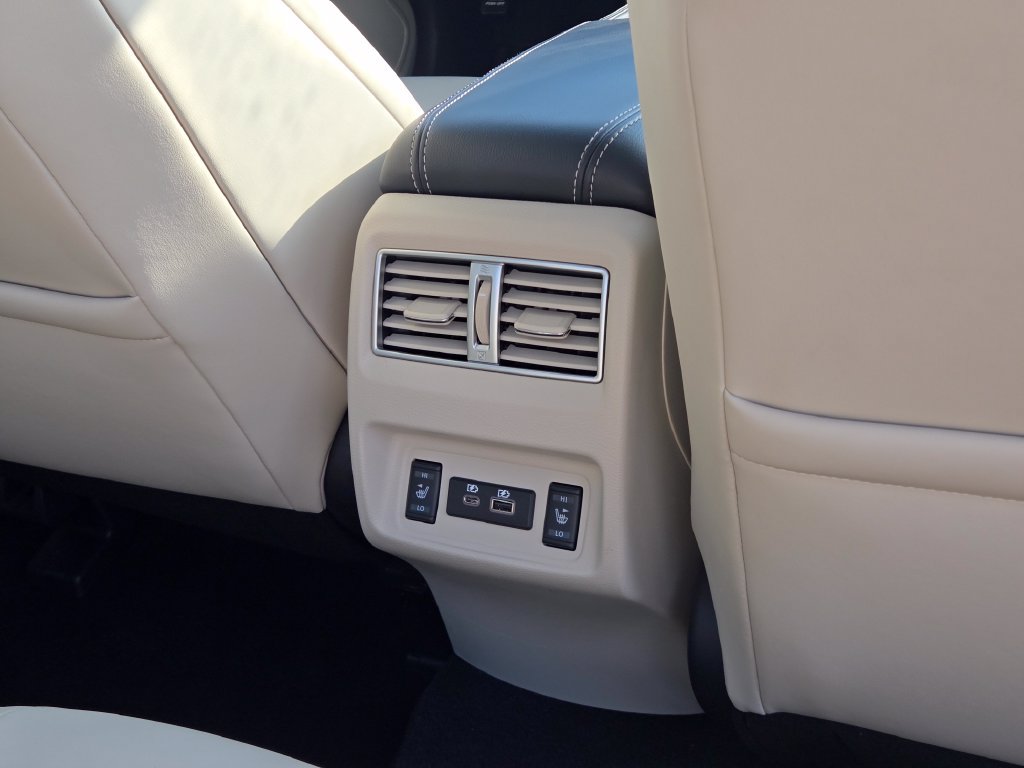 Certified 2023 Nissan Maxima Platinum w/ Sport Mat Group FWD image 17