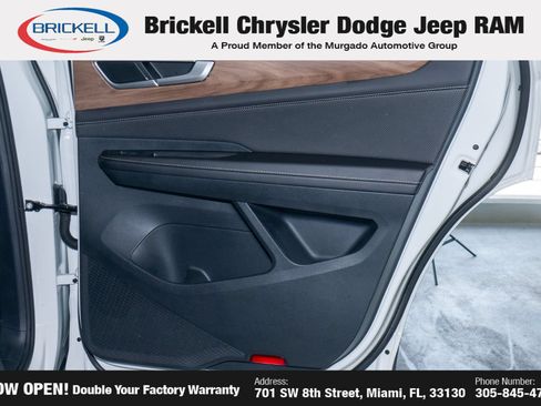 Used 2025 Volkswagen Atlas SE FWD image 13