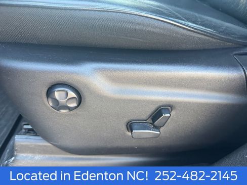 Used 2018 Jeep Grand Cherokee Overland AWD/4WD image 23