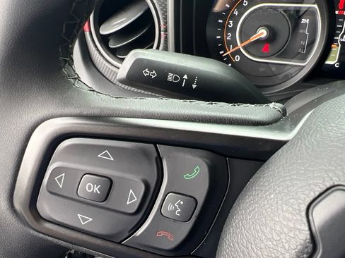 Used 2026 Jeep Wrangler Unlimited Rubicon AWD/4WD image 24