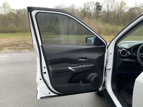 Used 2022 Nissan Kicks SV image 22