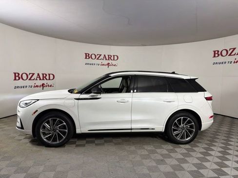 Used 2025 Lincoln Corsair Grand Touring w/ Equipment Group 301A AWD/4WD image 5