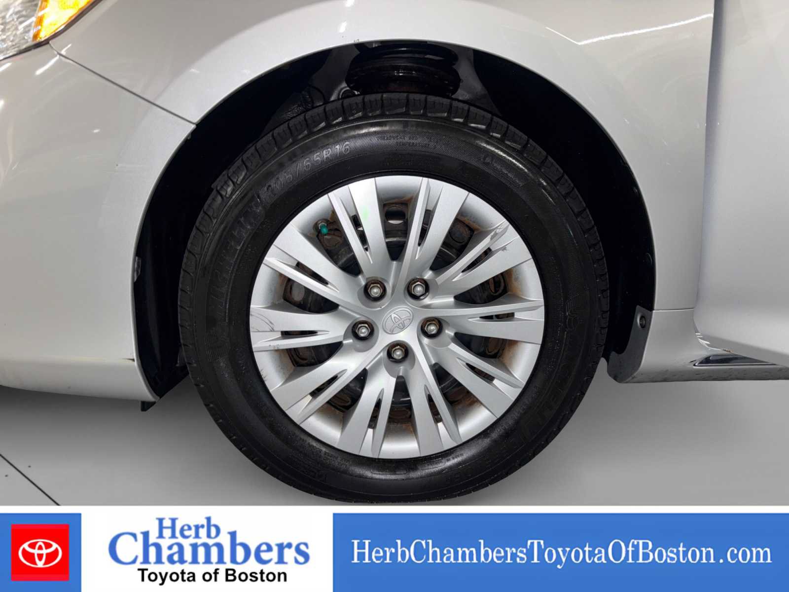 Used 2012 Toyota Camry LE FWD image 9