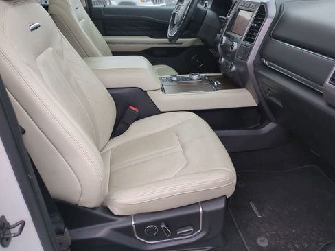 Used 2019 Ford Expedition Platinum image 25