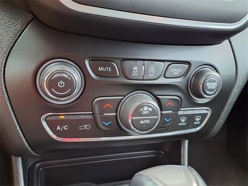 Used 2022 Jeep Cherokee Latitude Lux image 8