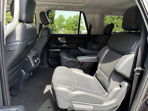 Used 2025 Ford Expedition Max Platinum AWD/4WD image 12