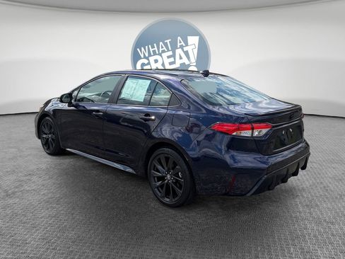 Used 2024 Toyota Corolla SE w/ SE Premium Package image 6