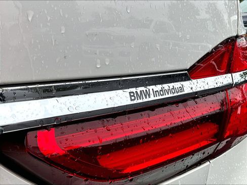 Used 2017 BMW 750i xDrive AWD/4WD image 23