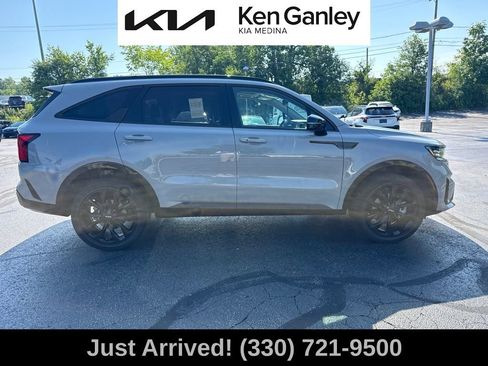 Certified 2023 Kia Sorento SX AWD/4WD image 6