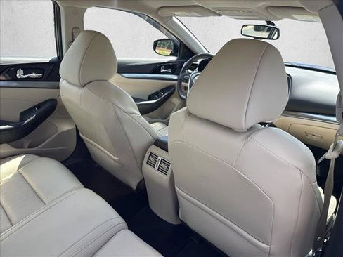 Used 2019 Nissan Maxima 3.5 SV w/ Floor Mat Group FWD image 26