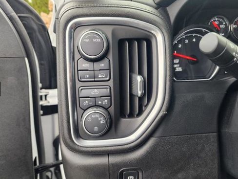 Used 2021 Chevrolet Silverado 1500 LT AWD/4WD image 9