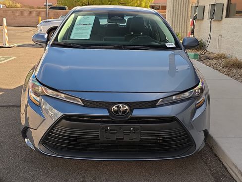 Used 2024 Toyota Corolla LE image 2