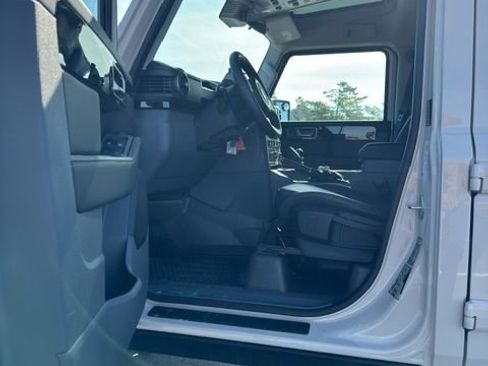 Used 2025 INEOS Grenadier image 10