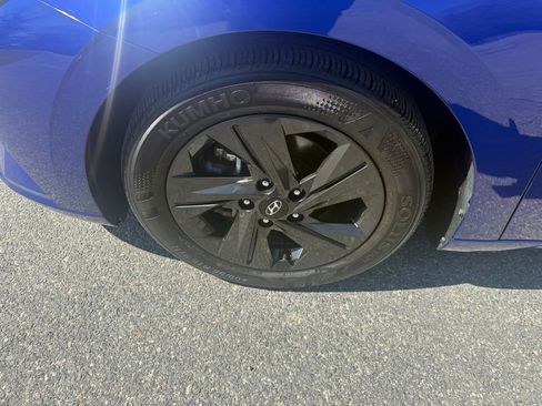 Used 2021 Hyundai Elantra SEL FWD image 9