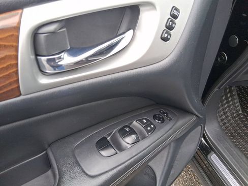 Used 2020 Nissan Pathfinder Platinum AWD/4WD image 20