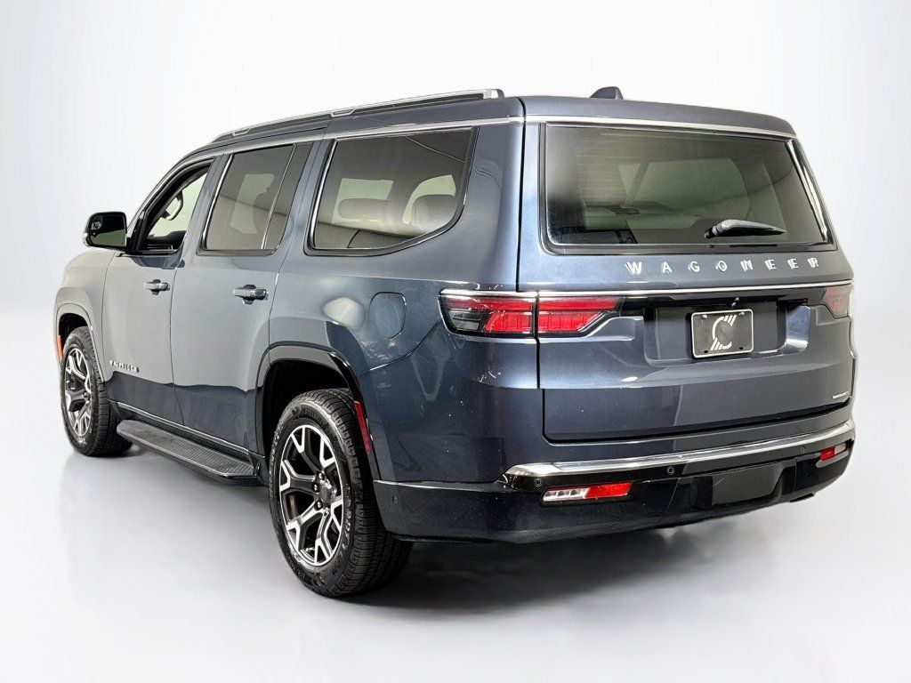 Used 2023 Jeep Wagoneer Series III w/ Convenience Group I RWD image 3