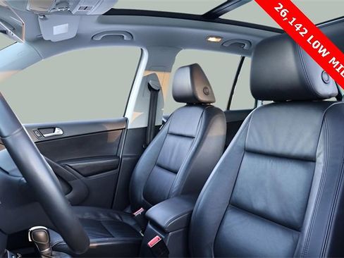 Used 2017 Volkswagen Tiguan Sport image 11
