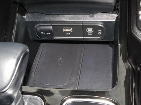 Used 2025 Kia Telluride S FWD image 25