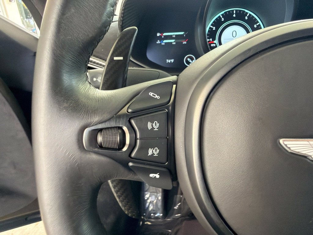 Used 2021 Aston Martin V8 Vantage Coupe RWD image 38