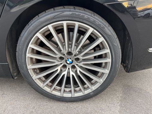 Used 2021 BMW 750i xDrive 750i xDrive w/ Luxury Rear Seating Package image 9