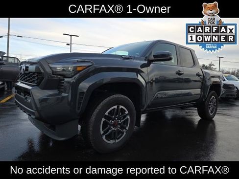 Used 2024 Toyota Tacoma TRD Sport image 3