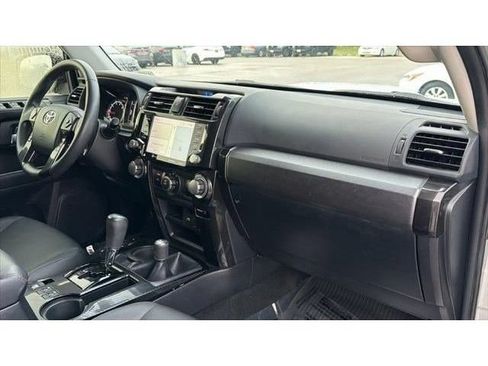 Certified 2021 Toyota 4Runner Venture w/ Moonroof Package AWD/4WD image 40