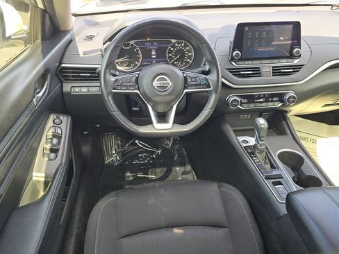Used 2019 Nissan Altima 2.5 SV FWD image 11