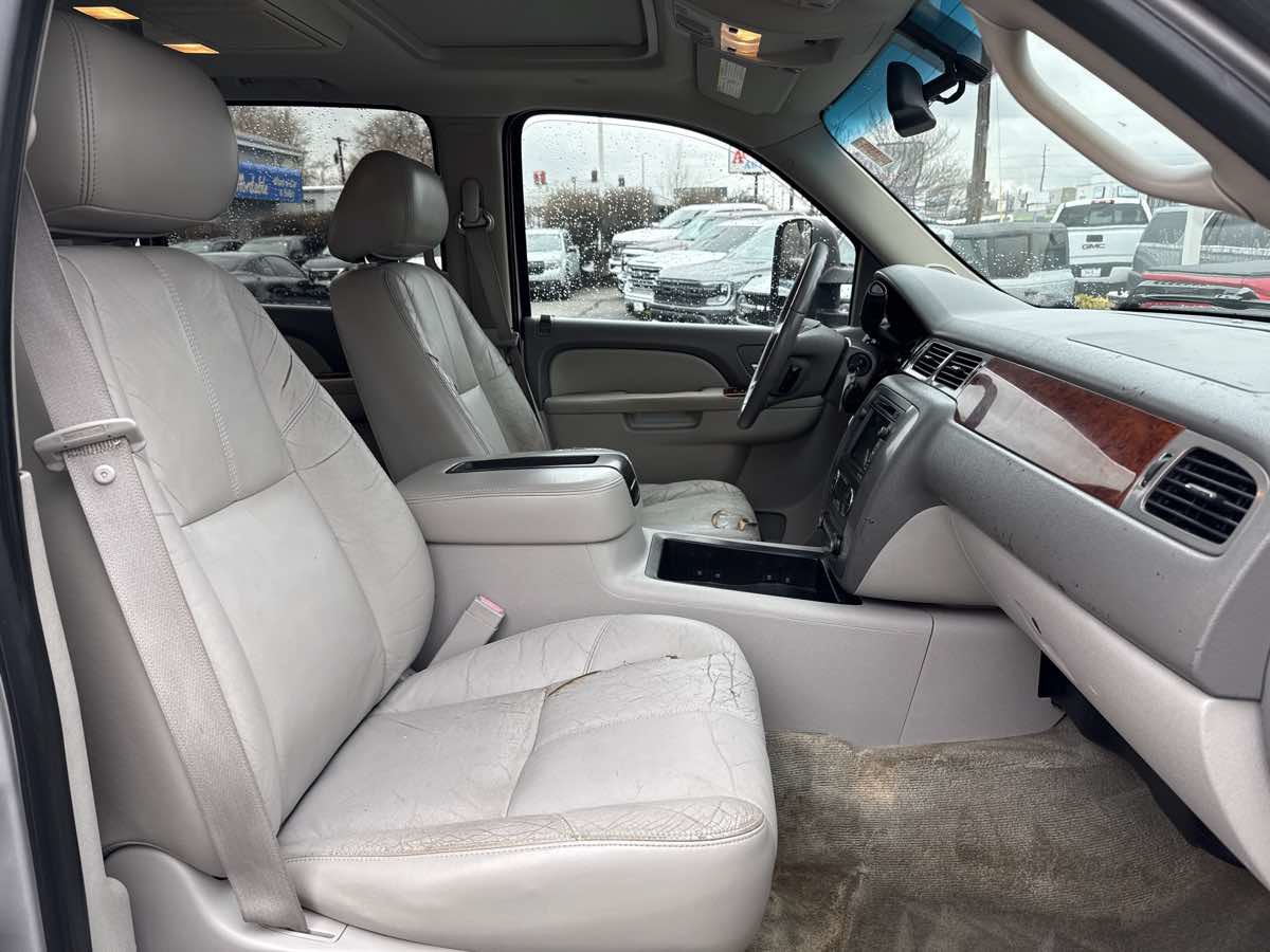 Used 2011 GMC Sierra 2500 SLT w/ Entertainment Package AWD/4WD image 18