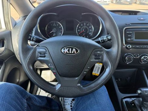 Used 2017 Kia Forte LX image 16