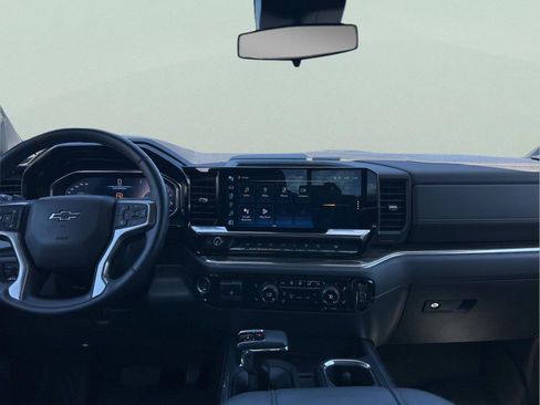 Used 2024 Chevrolet Silverado 1500 LT Trail Boss w/ LT Trail Boss Premium Package AWD/4WD image 13