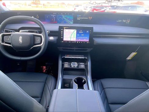 New 2026 Lincoln Nautilus Premier w/ Jet Appearance Package AWD/4WD image 5