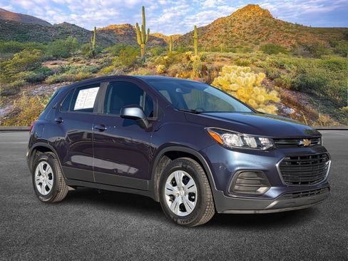 Used 2019 Chevrolet Trax LS w/ LPO, Cargo Package image 2