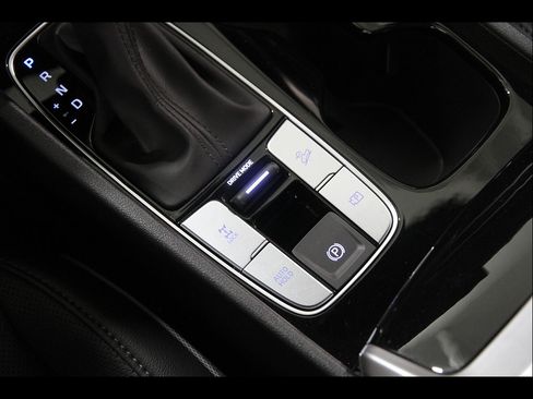 Used 2025 Hyundai Santa Cruz Limited AWD/4WD image 17