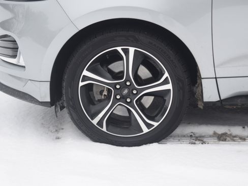 Used 2020 Ford Edge ST image 29