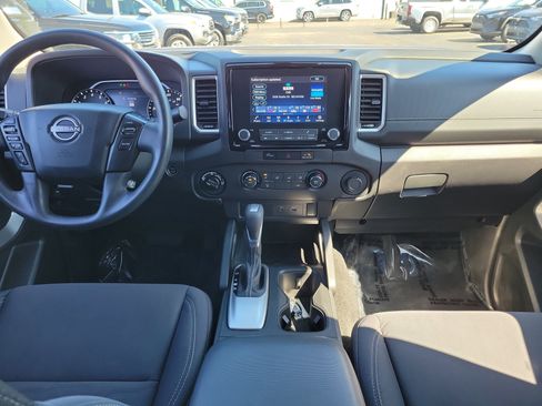 Used 2023 Nissan Frontier SV w/ Tow Package image 9
